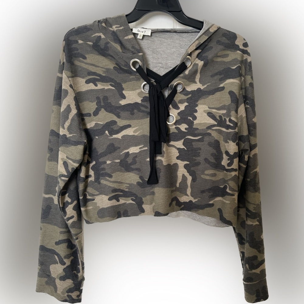 Crop Top Green Camo Hoodie w Eyelets and Chunky Tye, Women’s Size M Long Sleeve